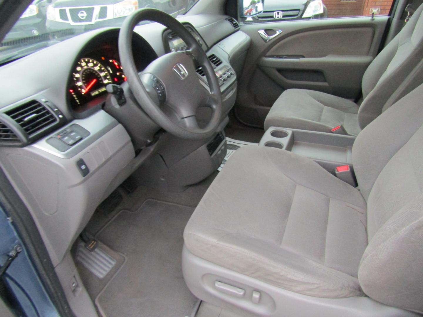 2010 Blue /Gray Honda Odyssey EX w/ DVD (5FNRL3H53AB) with an 3.5L V6 SOHC 24V engine, Automatic transmission, located at 15016 S Hwy 231, Midland City, AL, 36350, (334) 983-3001, 31.306210, -85.495277 - Photo#3